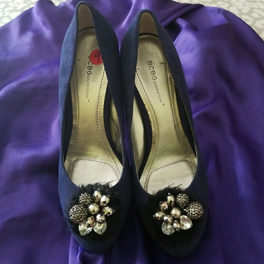 BCBG "Scottie" Platform Heels - Picture 2 of 7